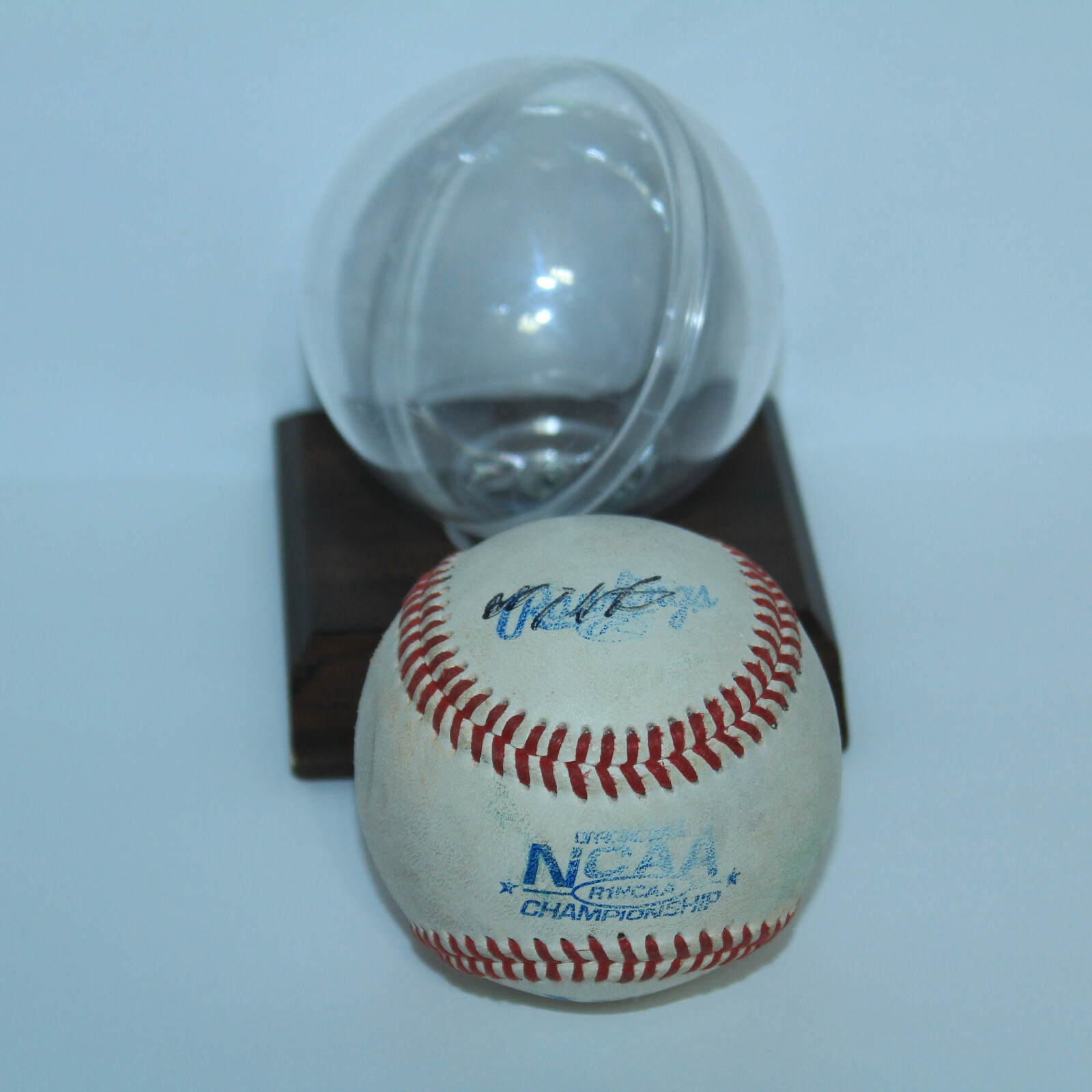 VERY COOL BIG 12 NCAA CHAMPIONSHIP 3-PLAYER SIGNED BASEBALL IN DISPLAY DOME