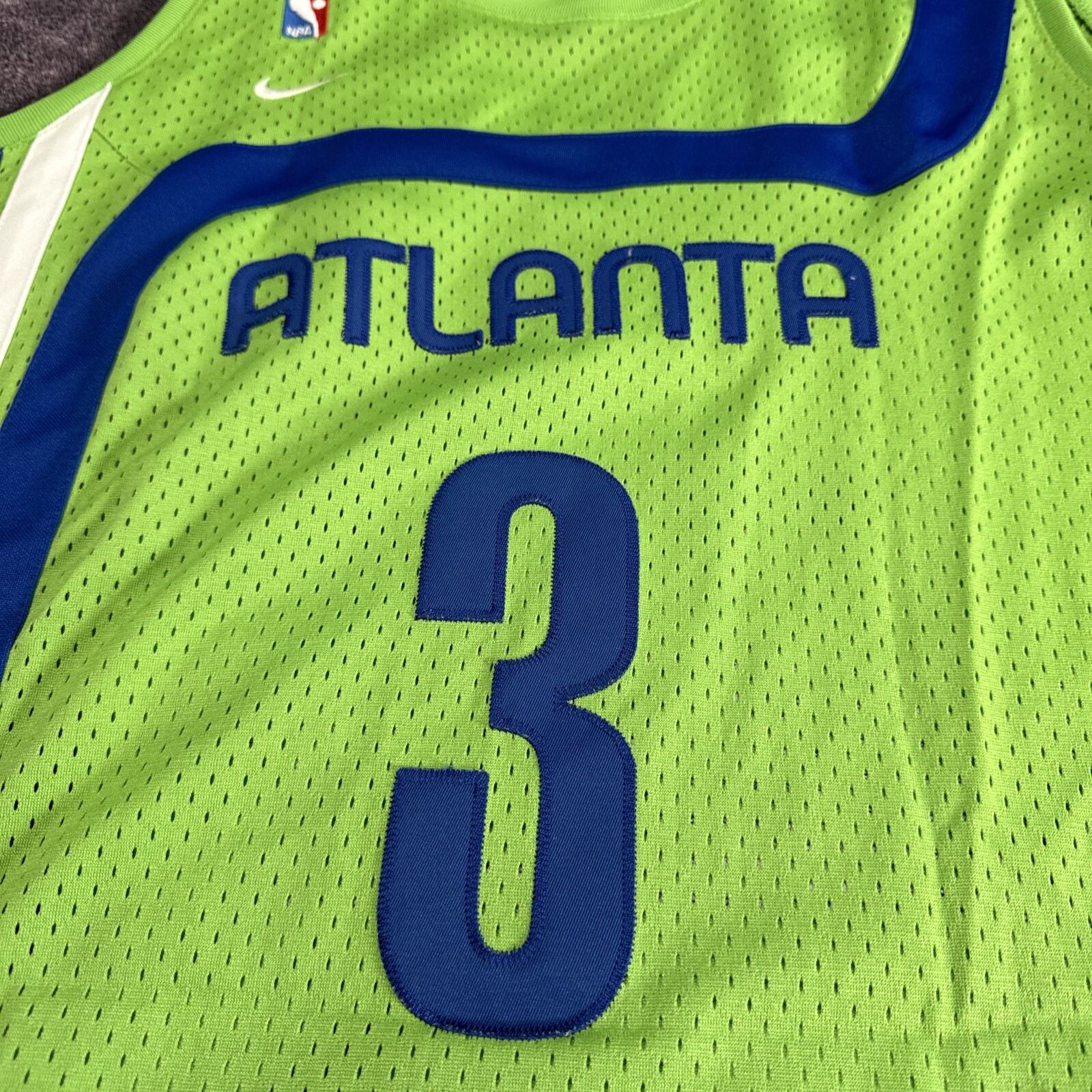22×33” Shareef Abdur-Rahim #3 Atlanta Hawks Nike Swingman Jersey Length+2