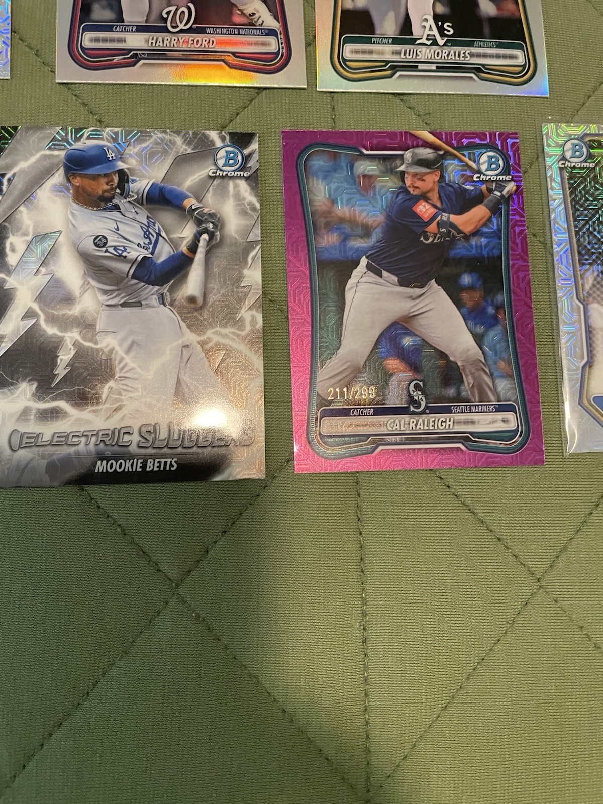 2026 Bowman Lot of 165 Base, Chrome, MOJOs, Top Prospects Numbered Card & 1 Auto