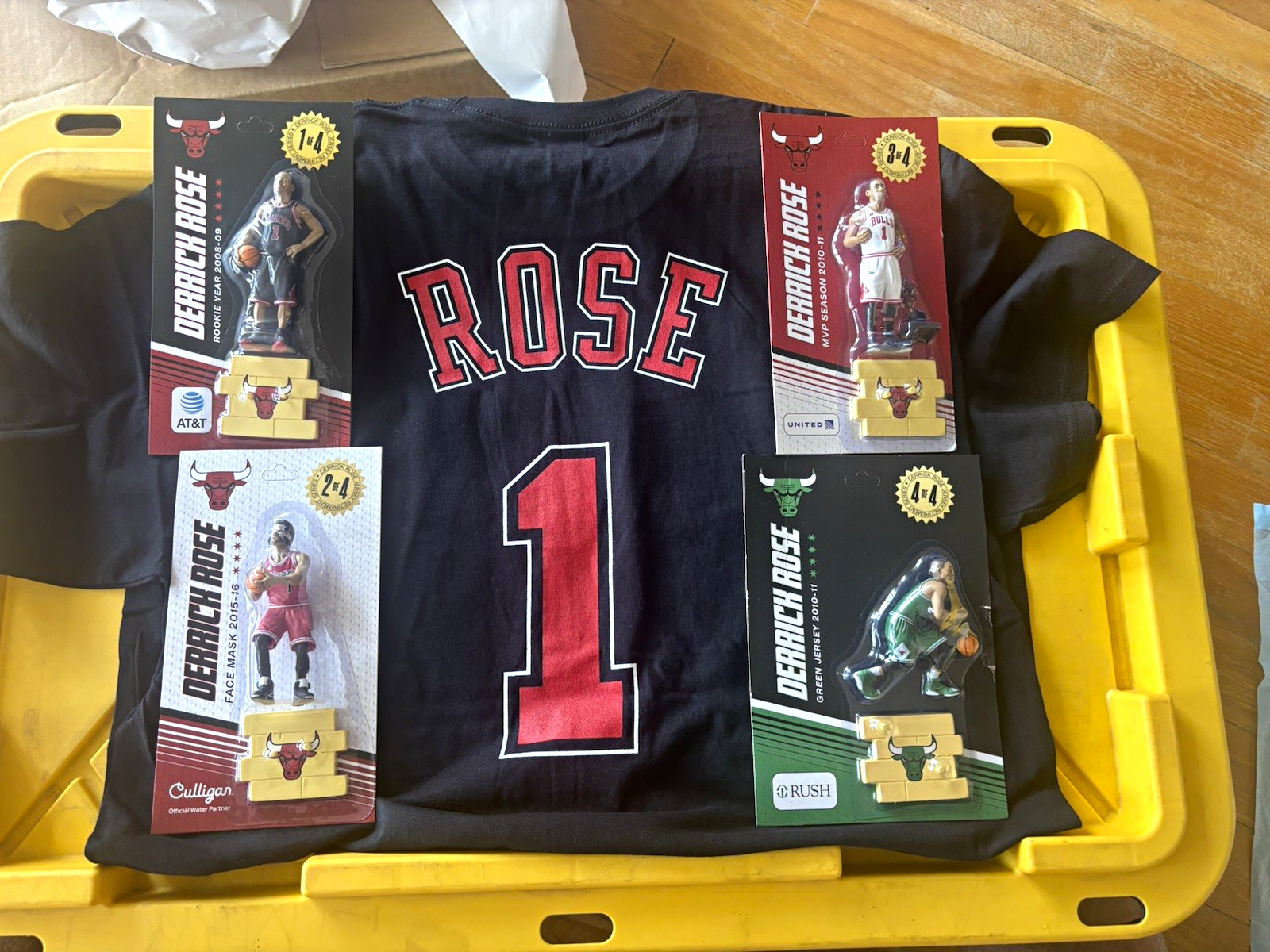 Derrick Rose Chicago Bulls all 4 figures & Drose shirt large