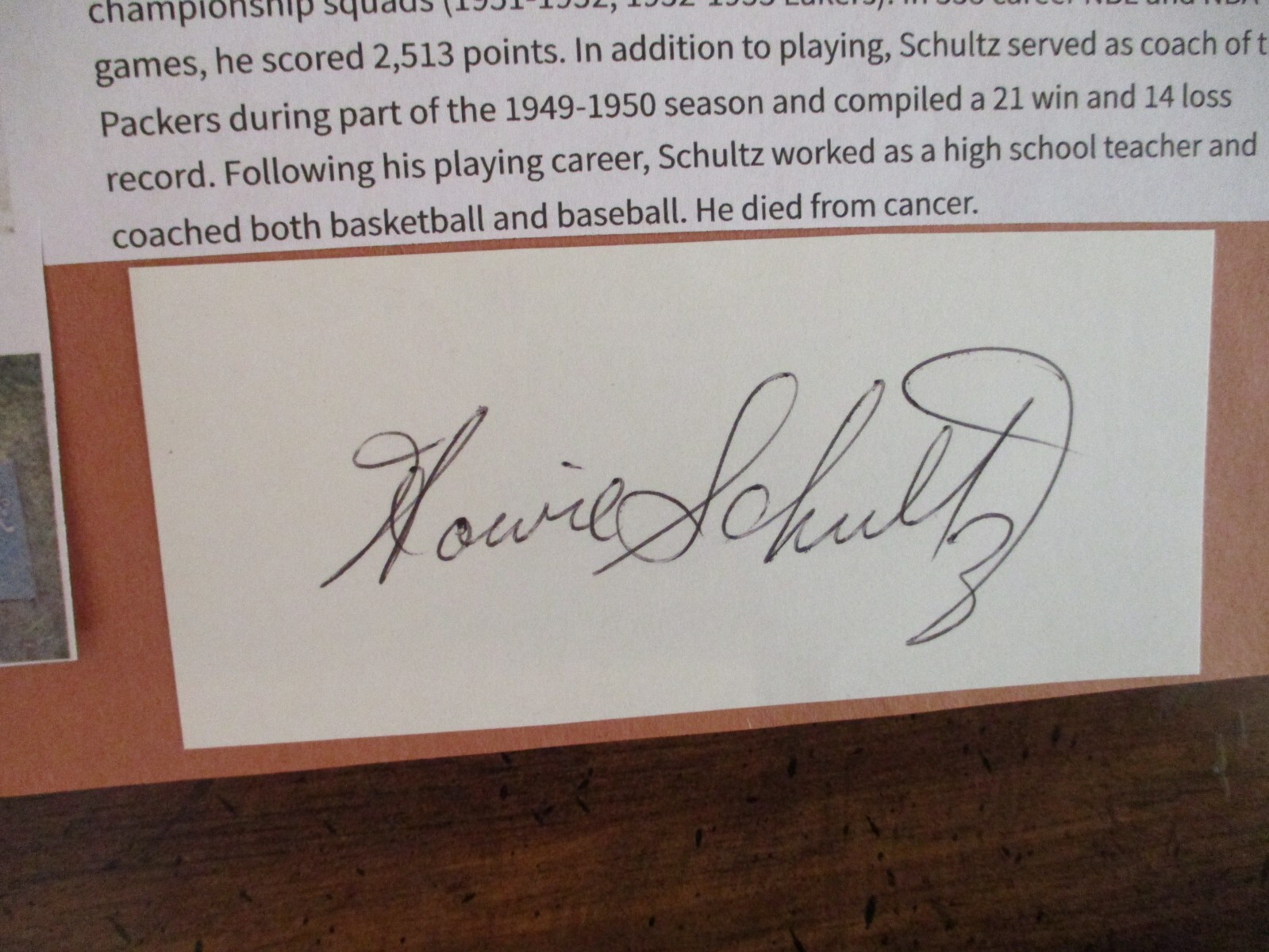 HOWIE SCHULTZ(D-07)Signed Trimmed Index Card w/8 x 11 Display w/Stats/Obit/Photo