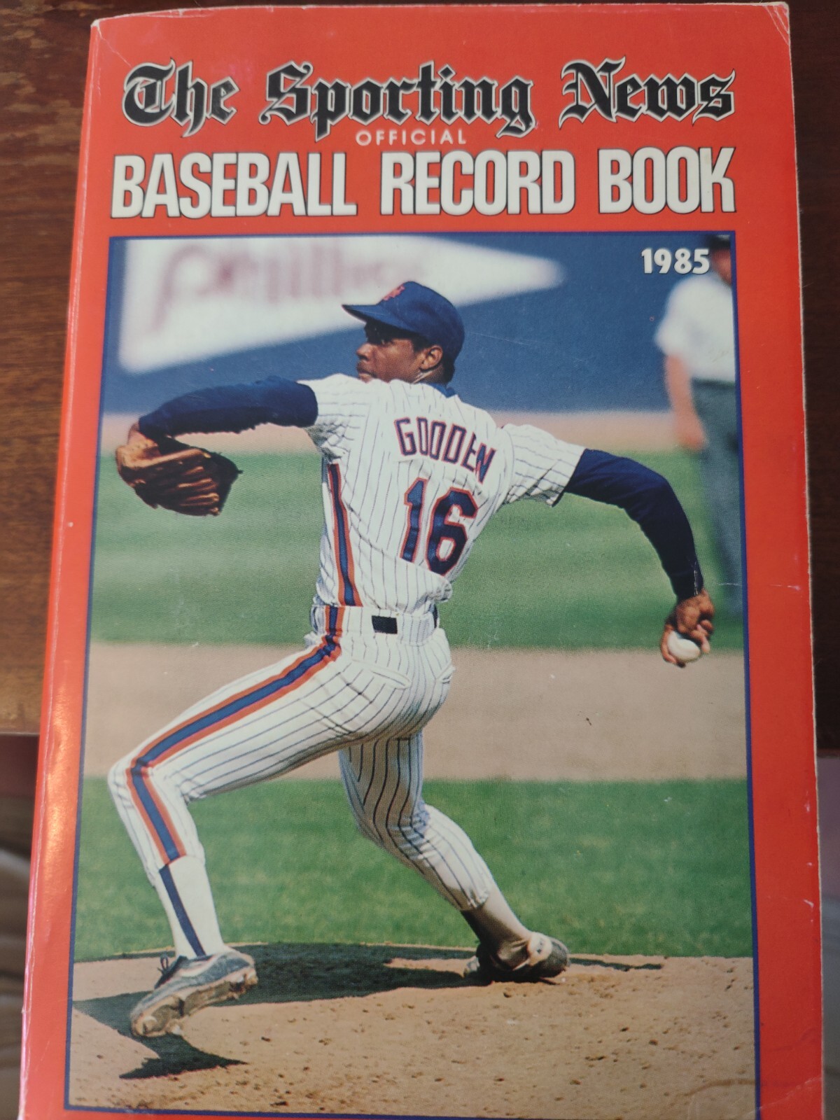 Spink SPORTING NEWS BASEBALL RECORD BOOK COLLECTIBLE from 1985 Annual Edition VG