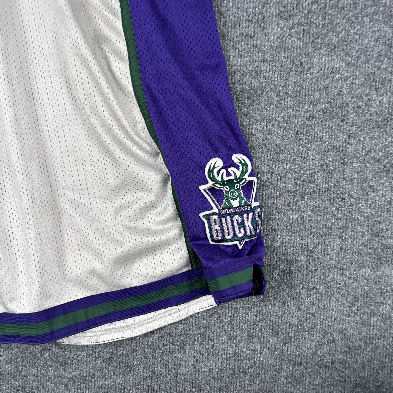 Vintage Milwaukee Bucks Shorts Mens 40 White Purple NBA Basketball Puma 90s