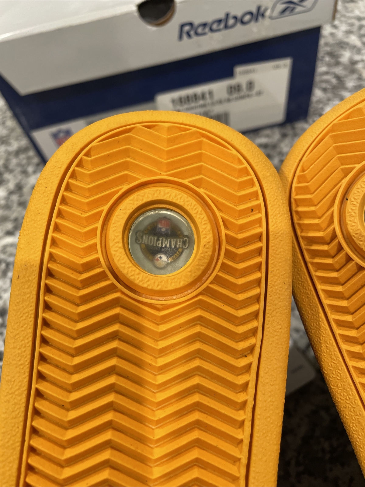 Reebok NFL Pittsburgh Steelers 5 Time Super Bowl Champions Shoes 9 Box New