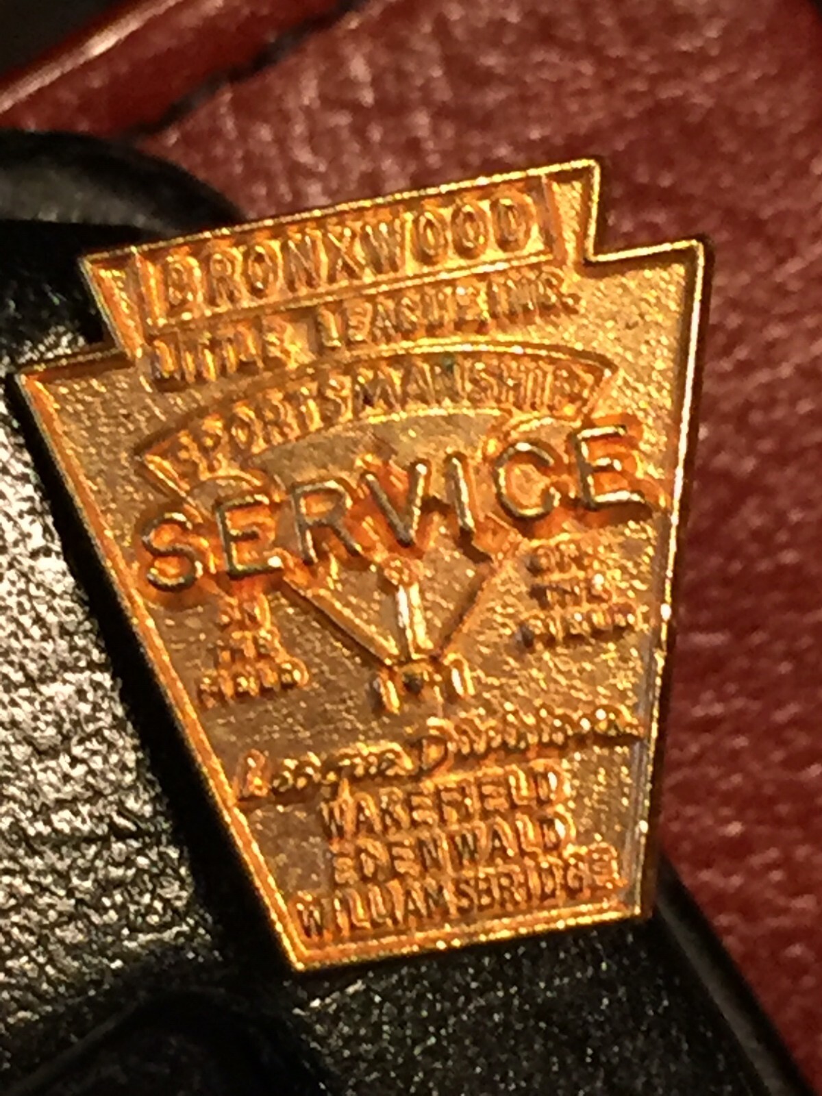 LITTLE LEAGUE BASEBALL SERVICE PIN – VINTAGE PRE-1970s BRONXWOOD NY WAKEFIELD