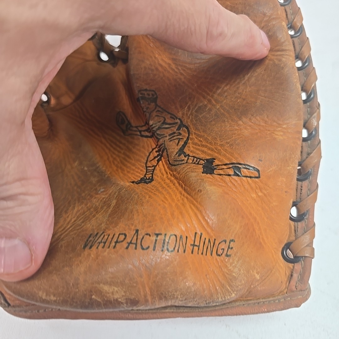 1950’s Franklin B312 Whip Action Hinge Professional Model Baseball Glove Mitt
