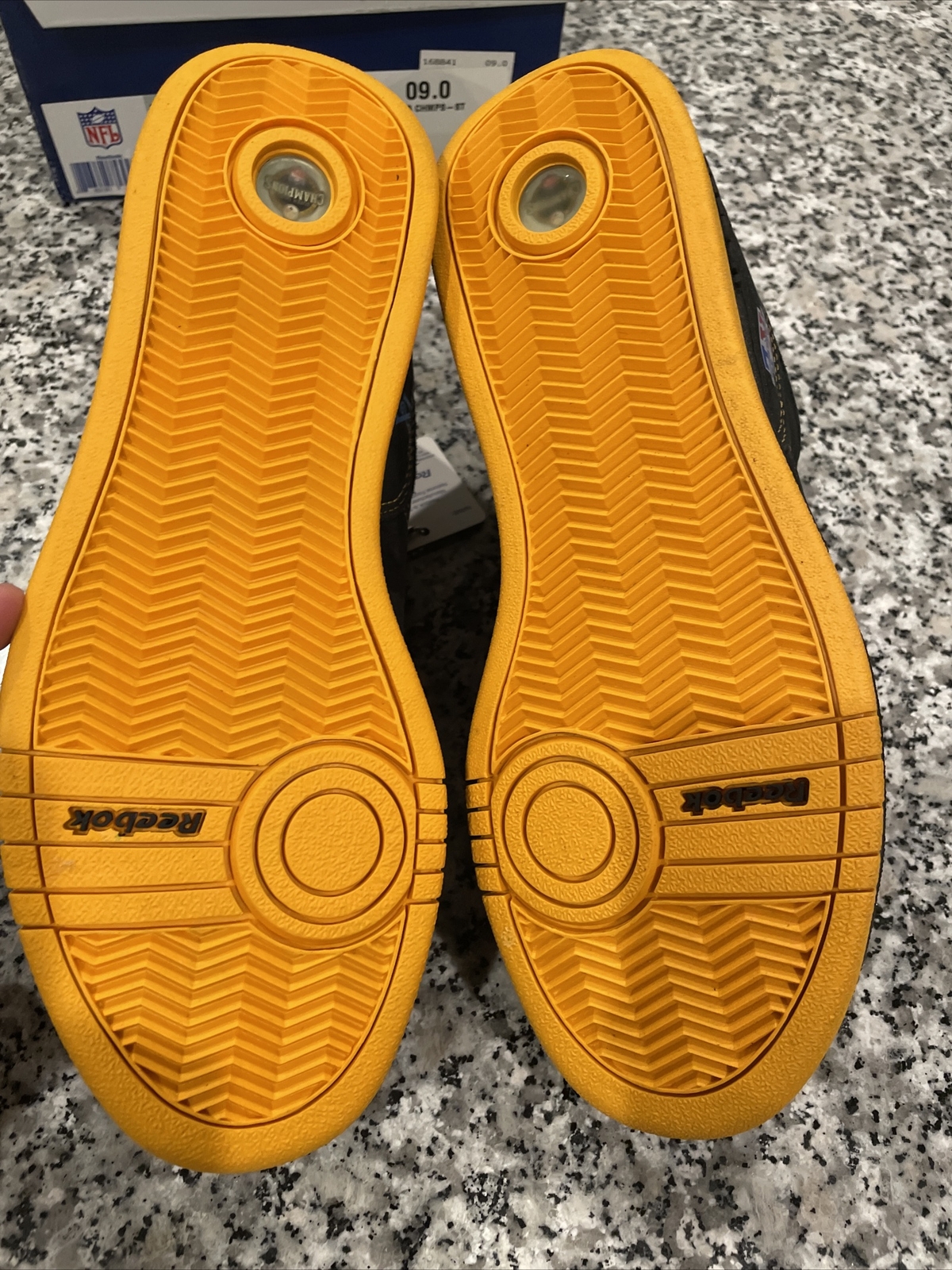 Reebok NFL Pittsburgh Steelers 5 Time Super Bowl Champions Shoes 9 Box New