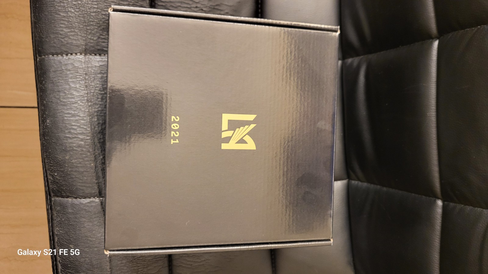 LAFC (Los Angeles Football Club) Official Members Scarf & Pin Set.