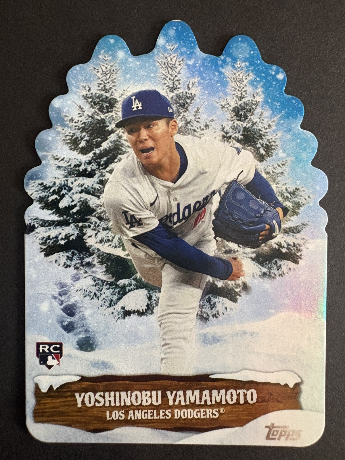 2024 Topps Holiday – Evergreen DieCut Yoshinobu Yamamoto #EG-7 (RC)