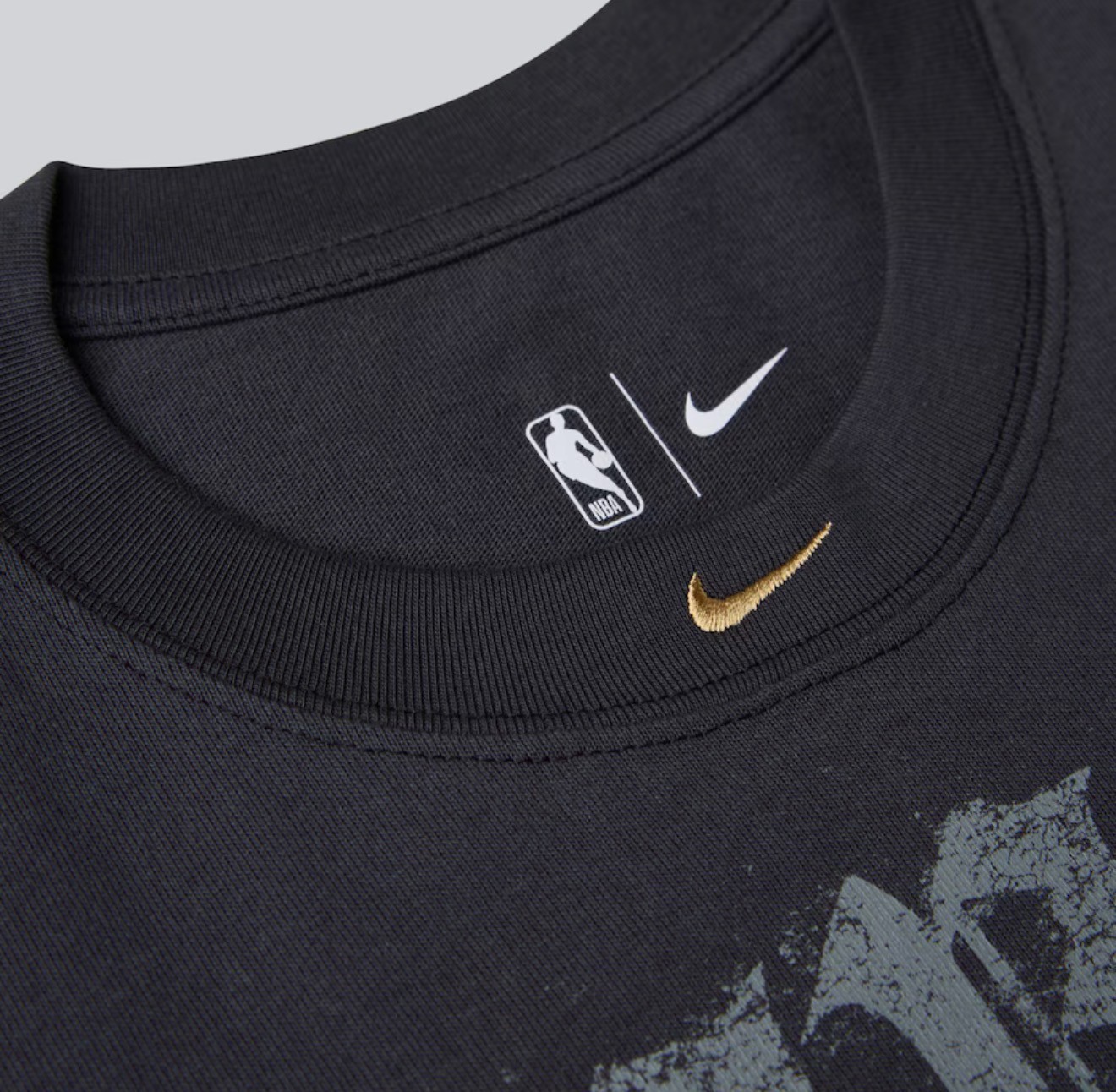 Nike New York Knicks NBA Finals Locker Room Rhinestone T-Shirt Tee Size XL NEW