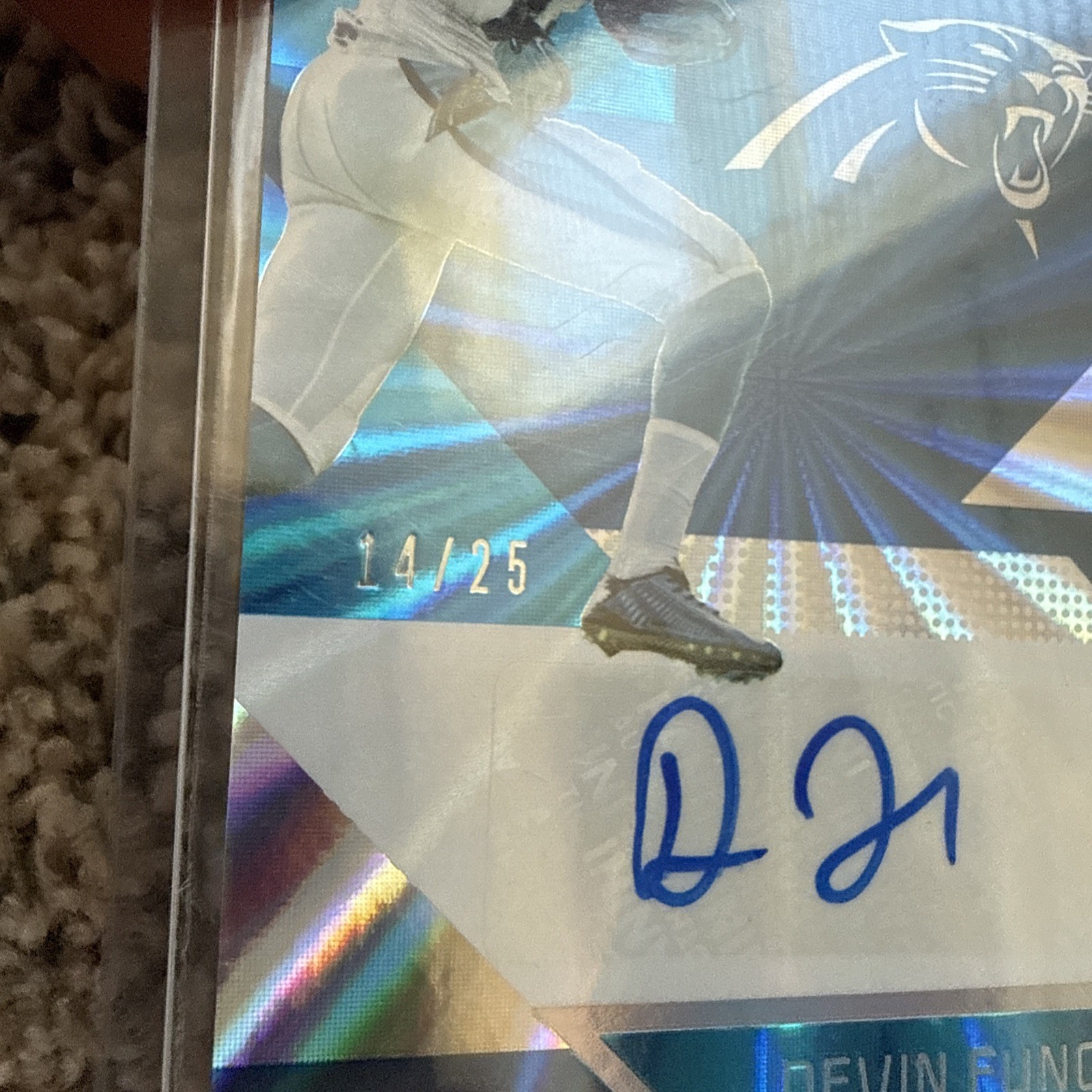 2016 Panini Unparalleled Devin Funchess Auto /25