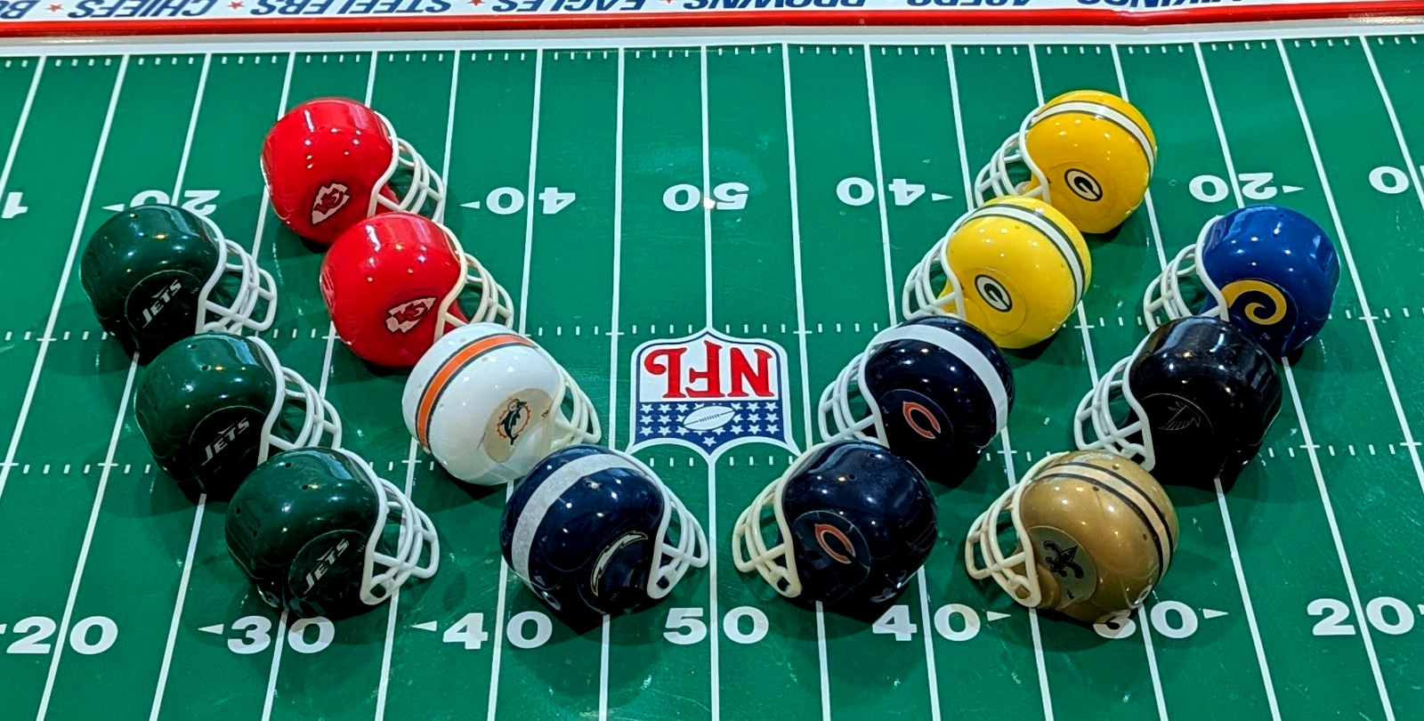 14 NFL Mini Gumball Football Helmets, w/Cage Face Mask, in Xlnt Condition 4 Fun!