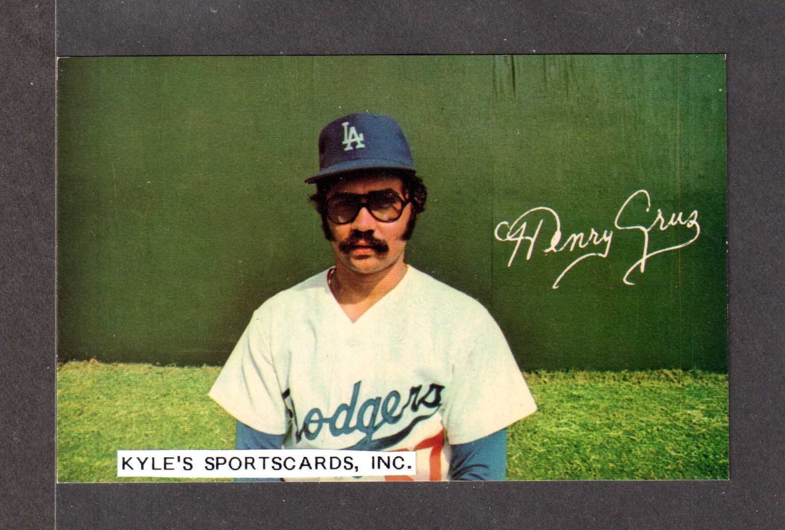 1975 LA DODGERS Henry Cruz UNSIGNED 5-3/8 x 3-1/2 COLOR PHOTO POSTCARD #2