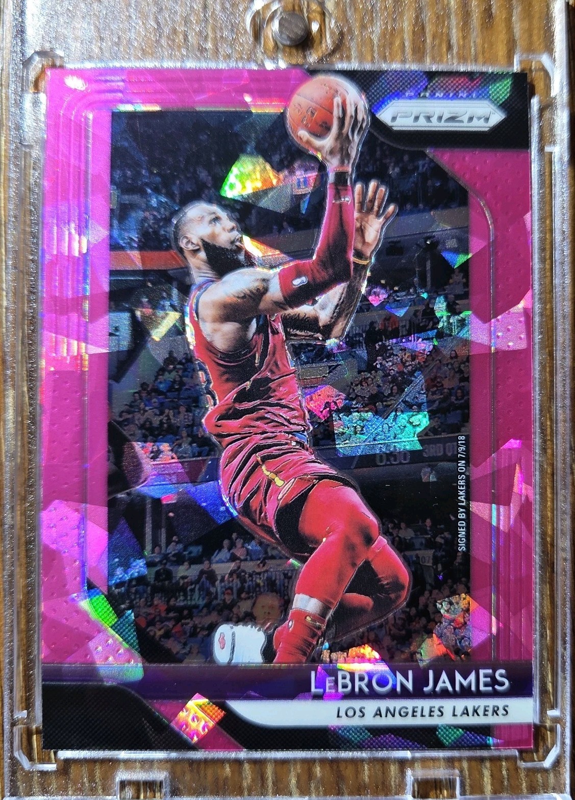 LEBRON JAMES RARE HOLO PINK Cracked ICE REFRACTOR SSP PANINI MINT Card CAVALIERS