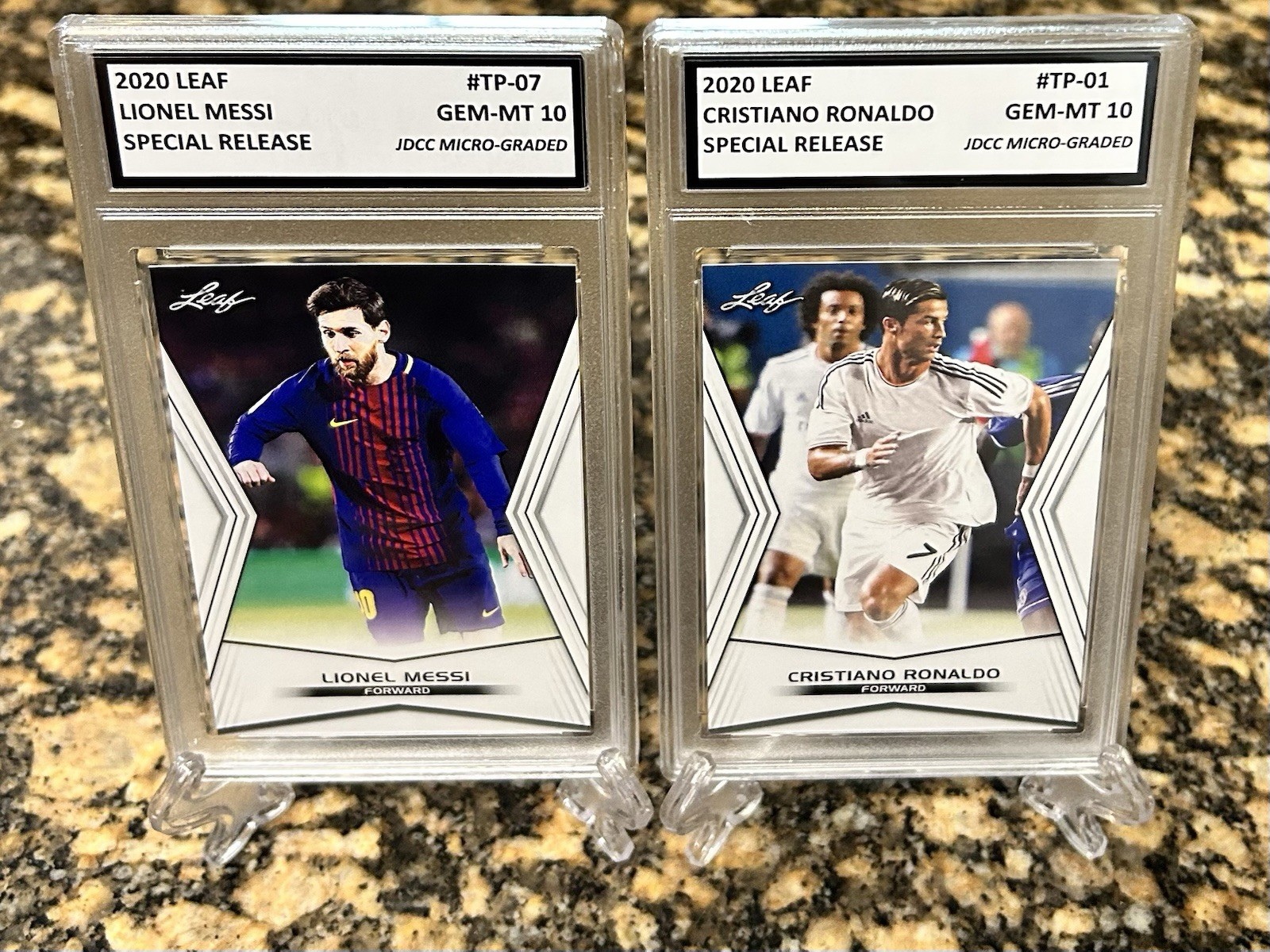 25 Card Lot 2004-22 LIONEL MESSI/PELE/CRISTIANO RONALDO Rookie GRADED GEM-MT 10