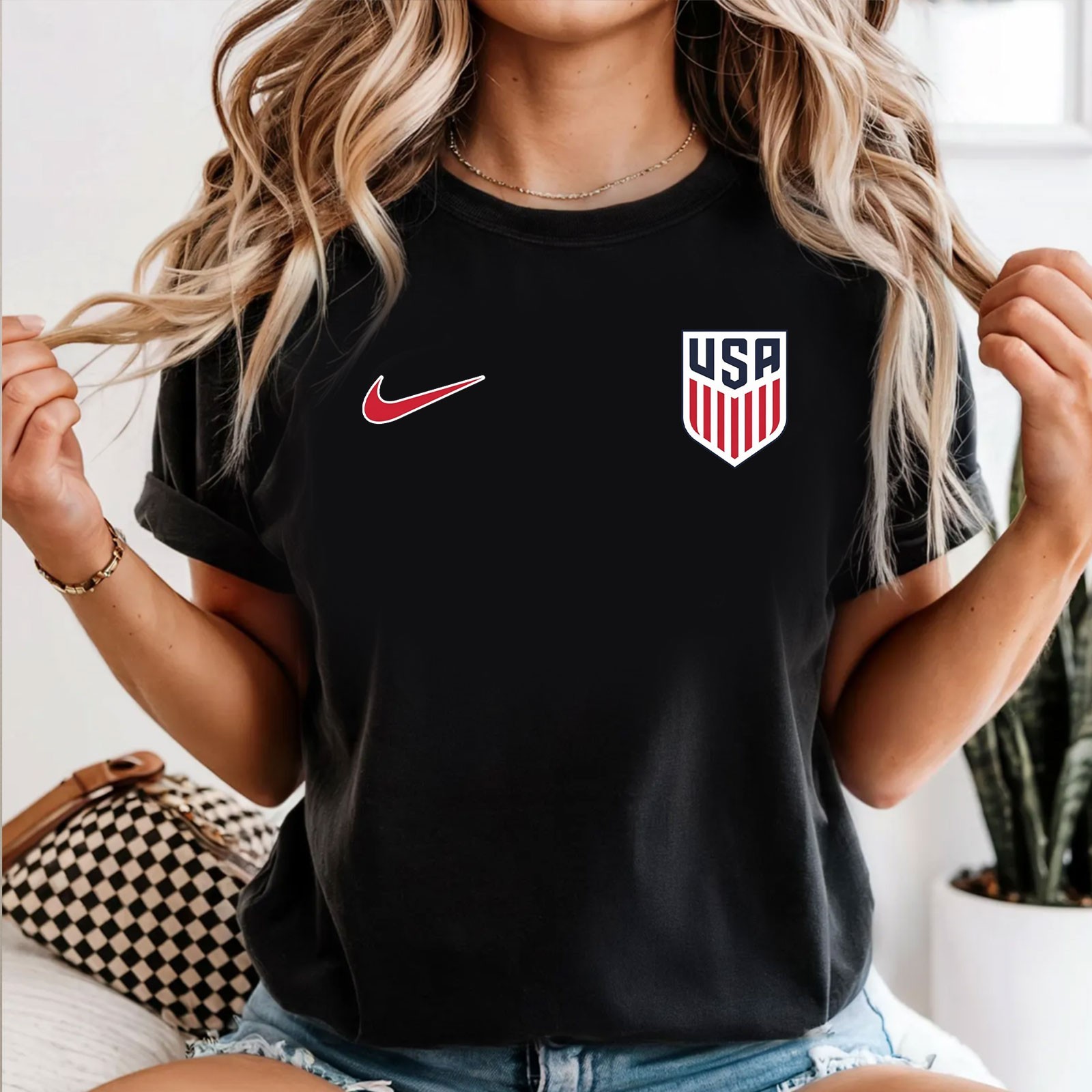 Team USA Soccer Crest Legend T-Shirt USA Soccer Fan Supporter Graphic Tee