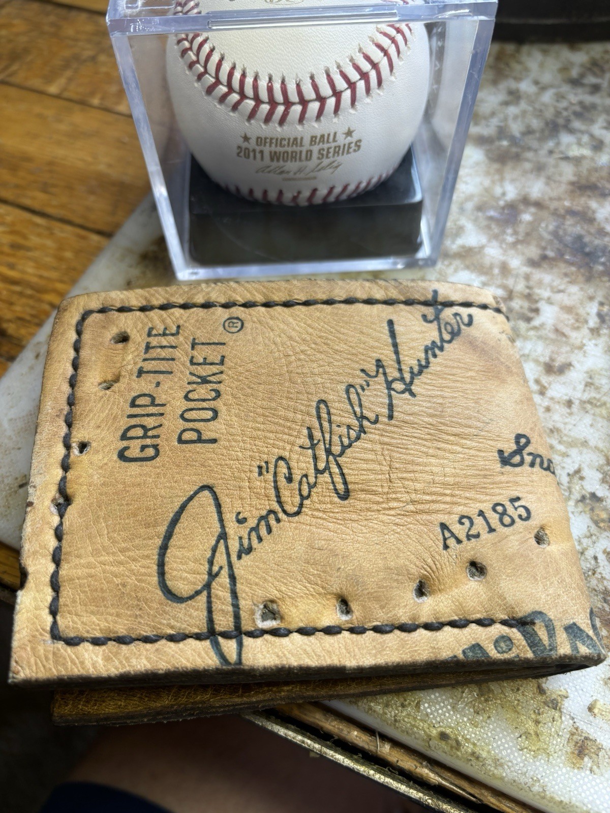 Wilson Baseball Glove Wallet