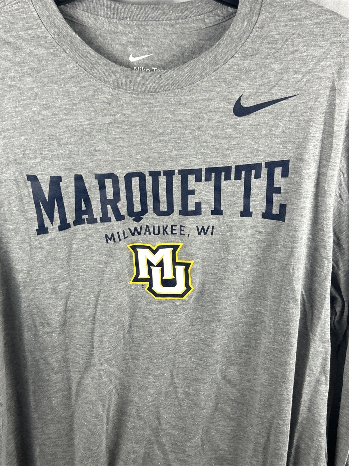 Nike Marquette University Golden Eagles T-shirt Long Sleeve Gray Men’s Large