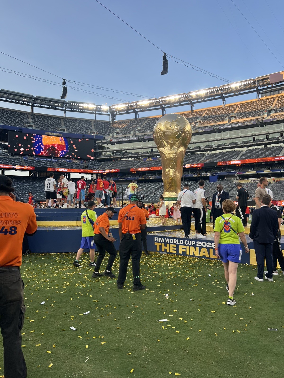 World Cup Final Argentina vs Spain Confetti From The Field! SPAIN CHAMPIONS!