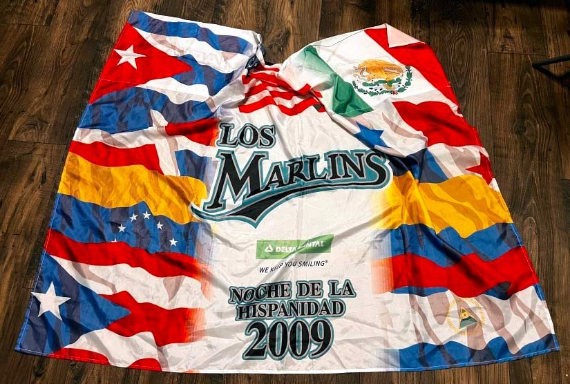 Florida Los Marlins 2009 Noche de la Hispanidad Promo CAPE Giveaway Latin MLB