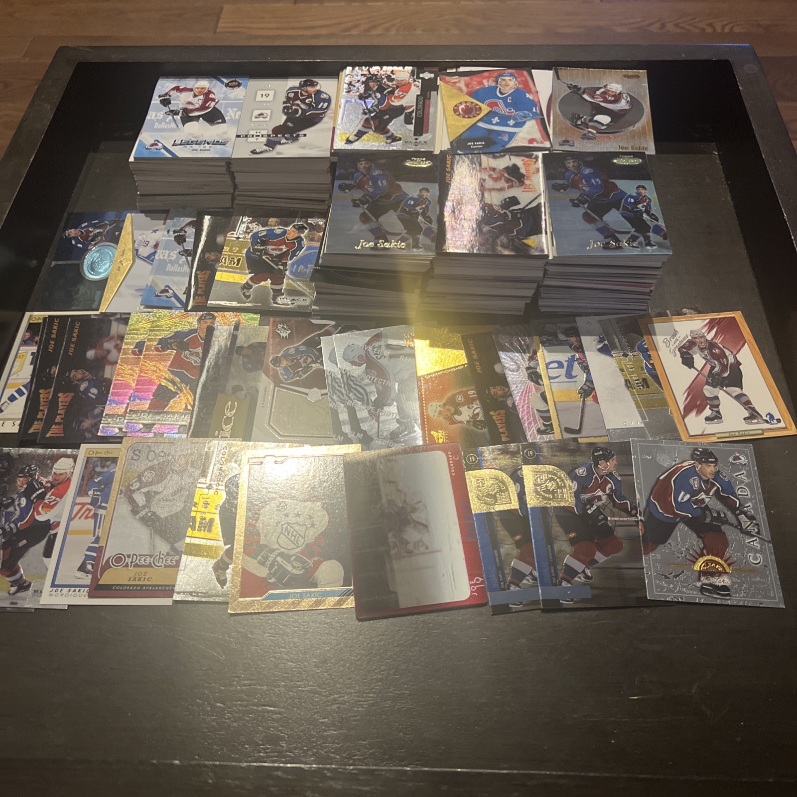 Lot of 800++ Approximately Joe Sakic Cards Great Mix Avalanche Nordiques
