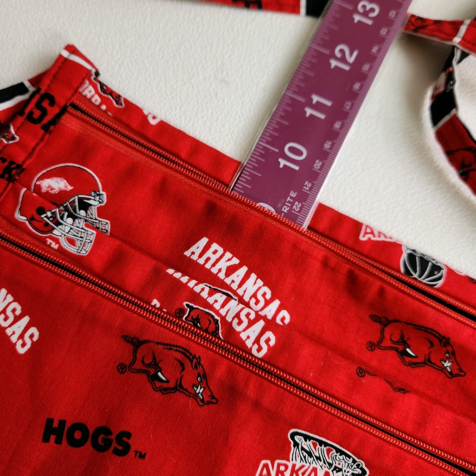 Arkansas Razorbacks Cloth 20″Cross Body Shoulder Bag 2 Zippered Pouches 1 Open