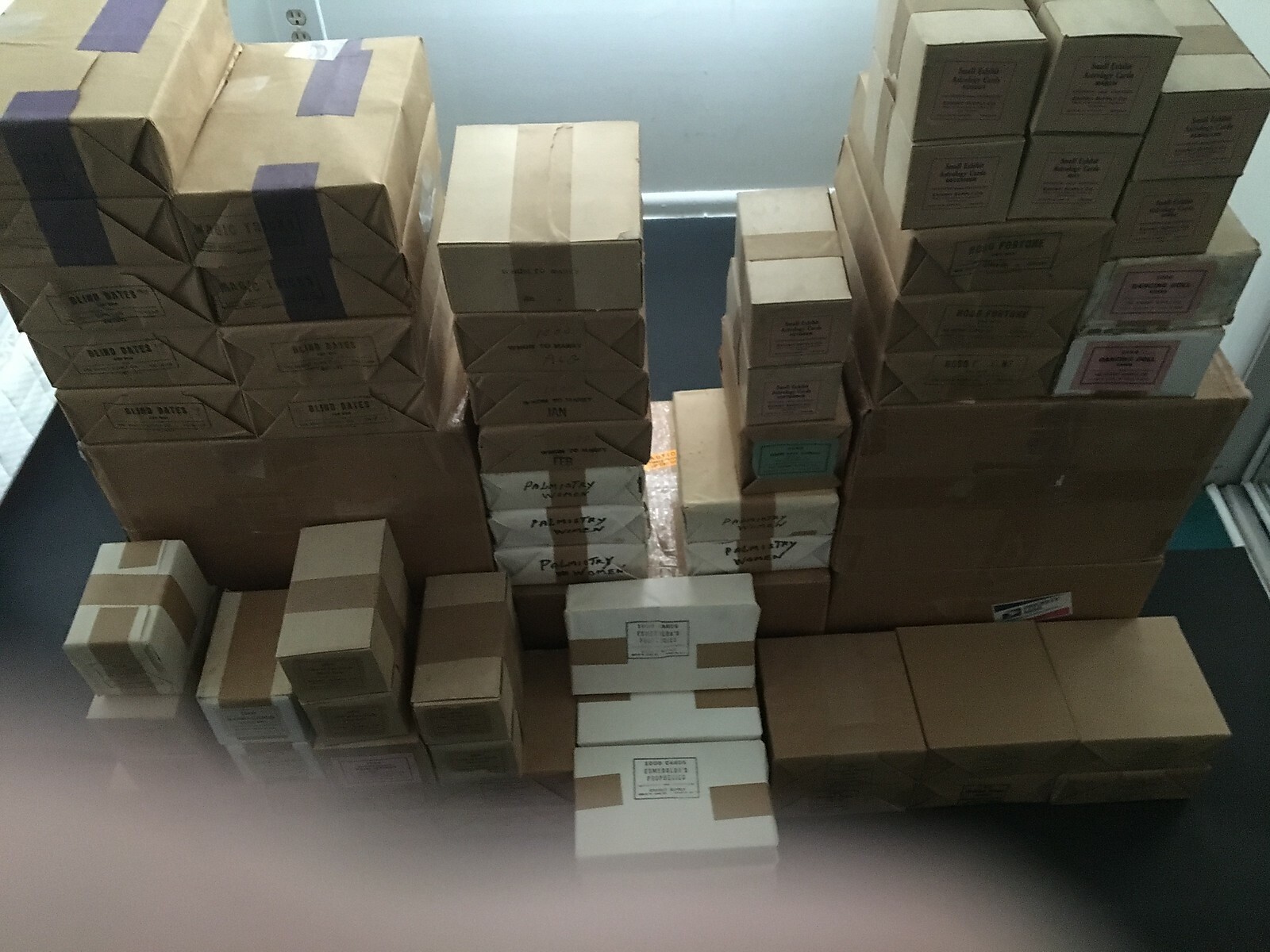 1940S -60S HUGE 210 UNOPENED VENDOR BRICKS OF ARCADE VENDING CARDS OVER 150000CT