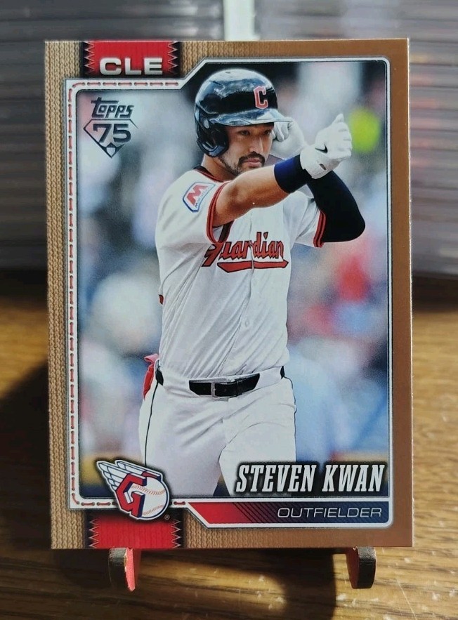 2026 Topps Series 2 – Steven Kwan #675 Gold /2026