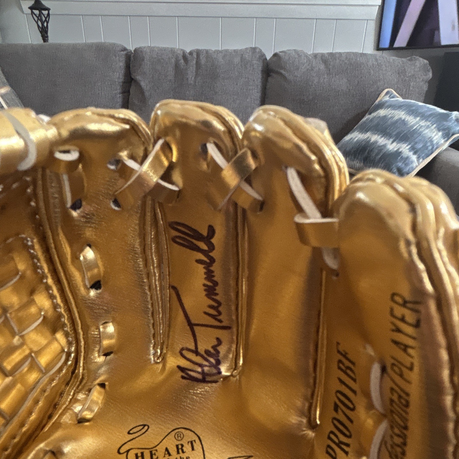 Alan Trammell autographed Rawlings Gold Glove Award mini Gold Leather Glove JSA