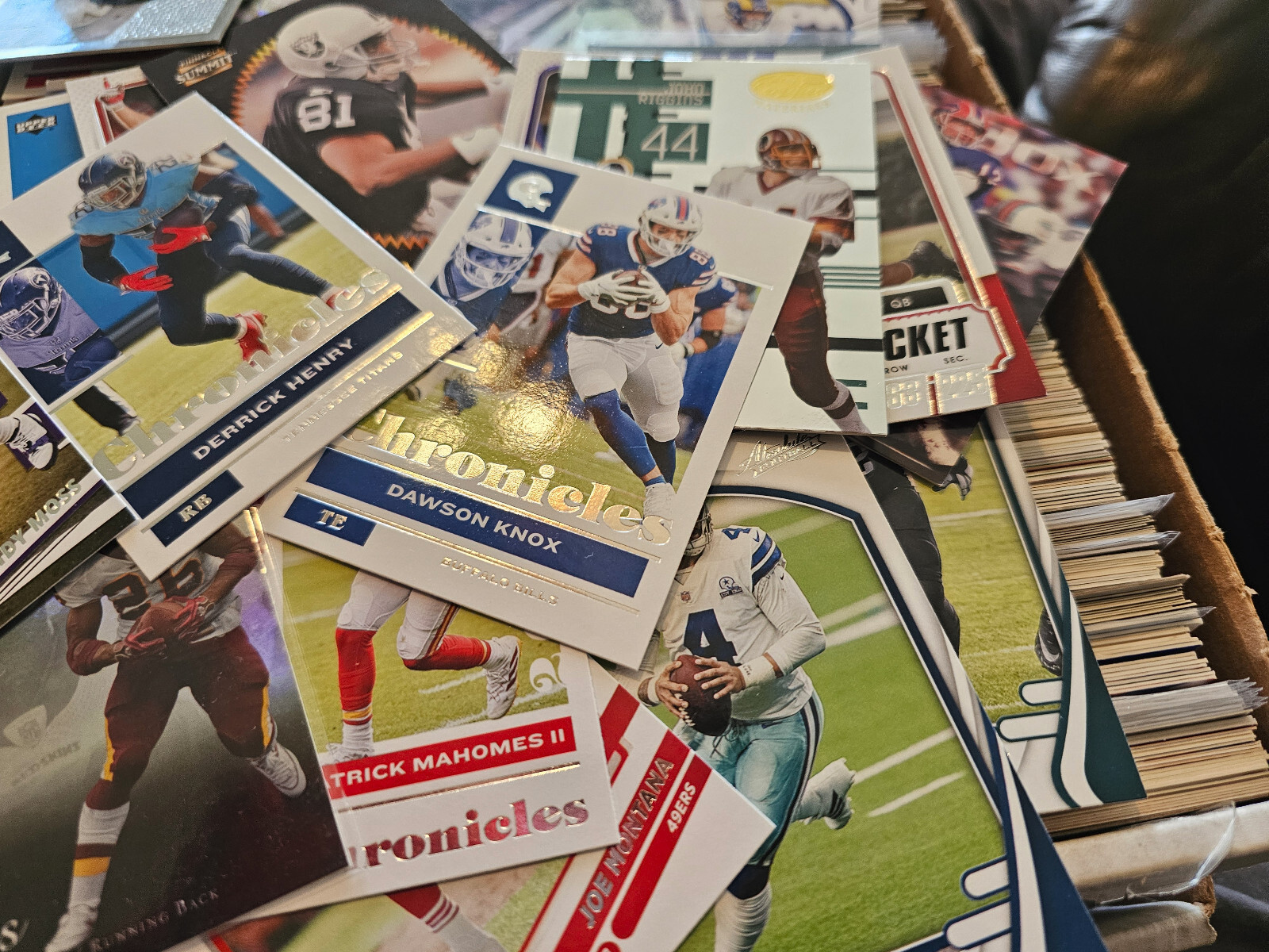 APPROX 3000 FOOTBALL CARDS VARY YEARS AND MAKES