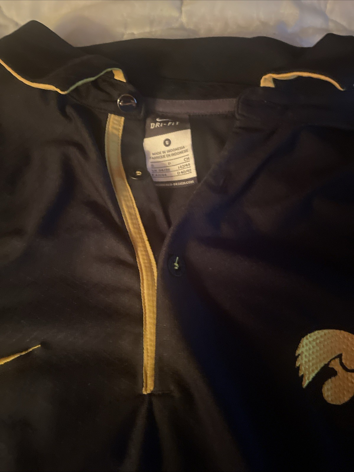 Iowa Hawkeyes Nike Collared Men’s Small Golf Shirt. Only Wore Few Times. Nice
