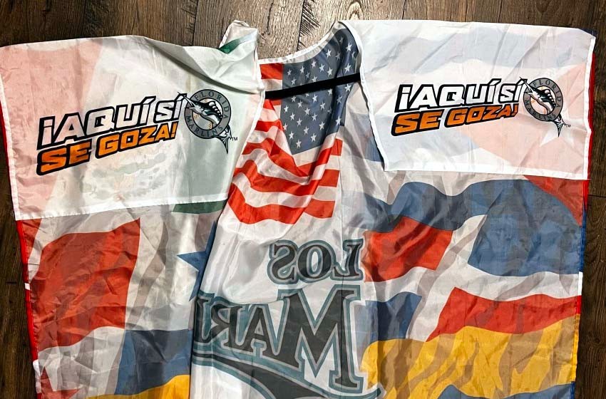 Florida Los Marlins 2009 Noche de la Hispanidad Promo CAPE Giveaway Latin MLB