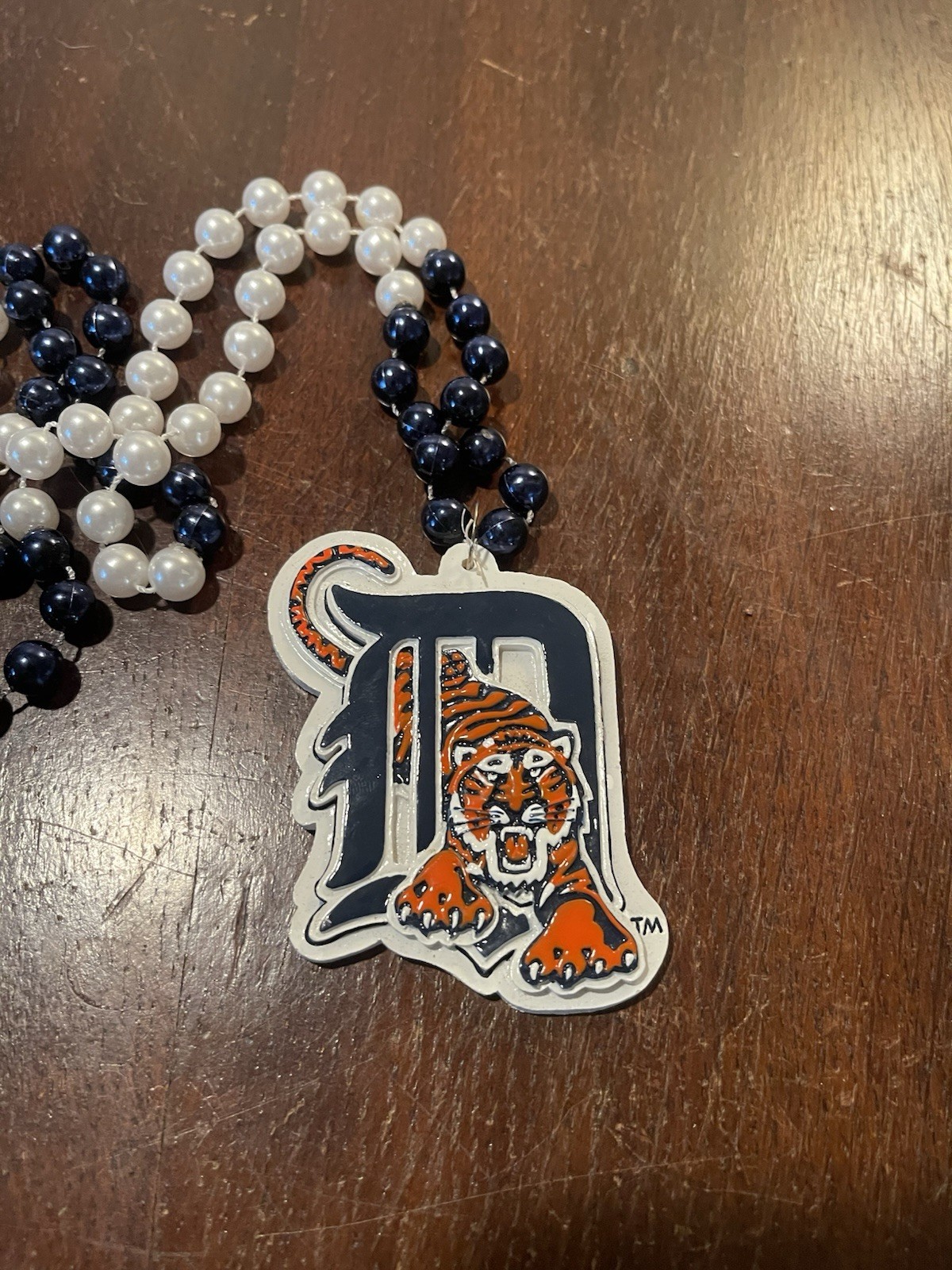 Detroit Tigers Mardi Gras Bead Necklace 2006 Lucite Resin MLB 22”” Length