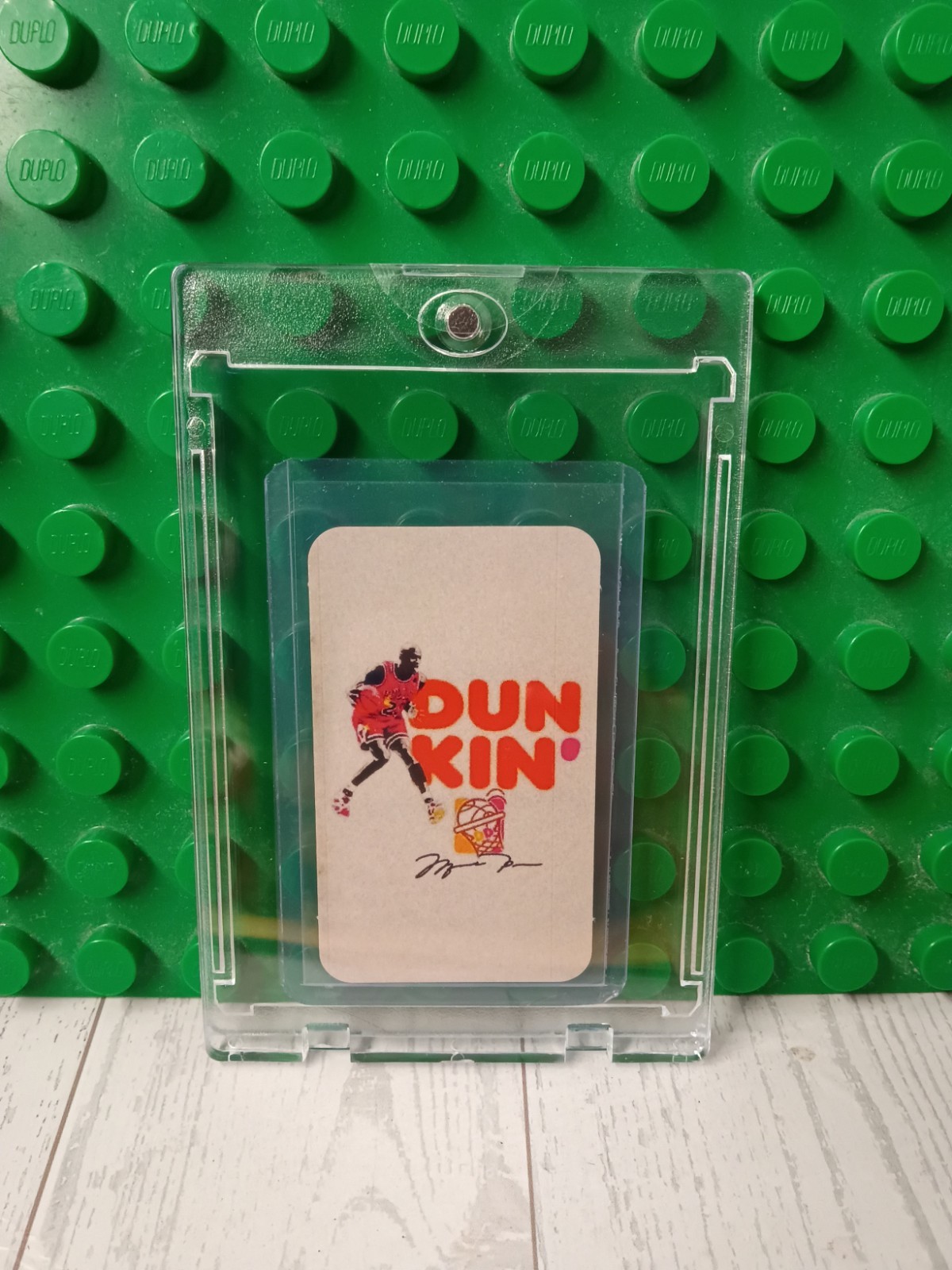 Dunk N Go Nuts Michael Jordan Lazer Holo Promo Mini Tobacco Card Chicago Bulls