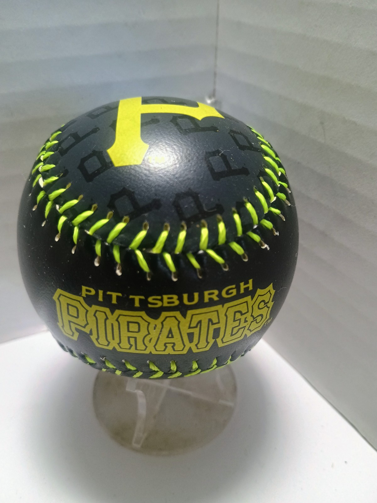 Pittsburgh Pirates Collectable Souvenir Baseball **Your Choice**
