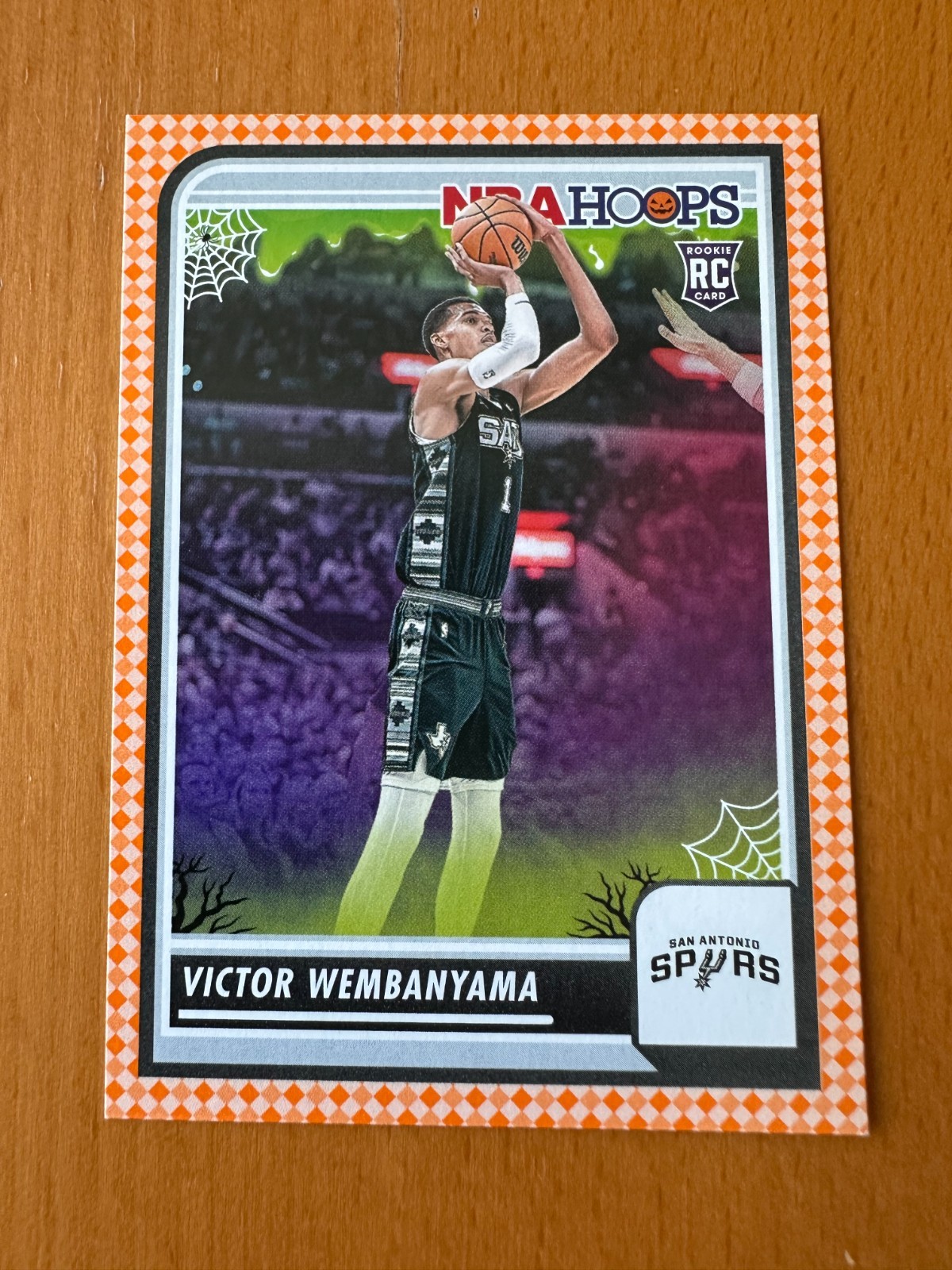 2023-24 NBA Haunted Hoops #108 Victor Wembanyama Rookie Orange Spurs NM-MINT