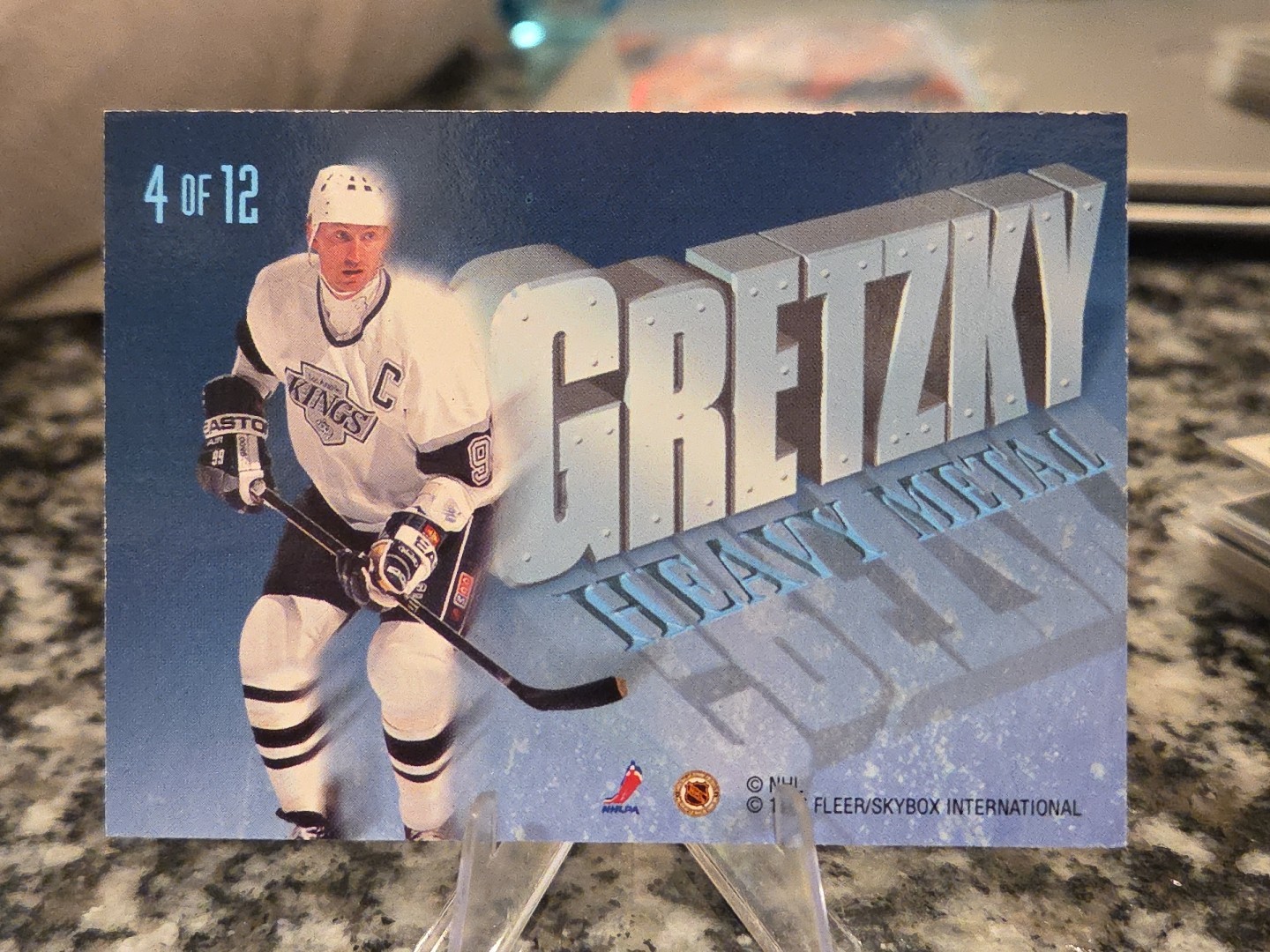 WAYNE GRETZKY 1995-96 Fleer Metal Heavy Metal Holofoil – Los Angeles Kings SP