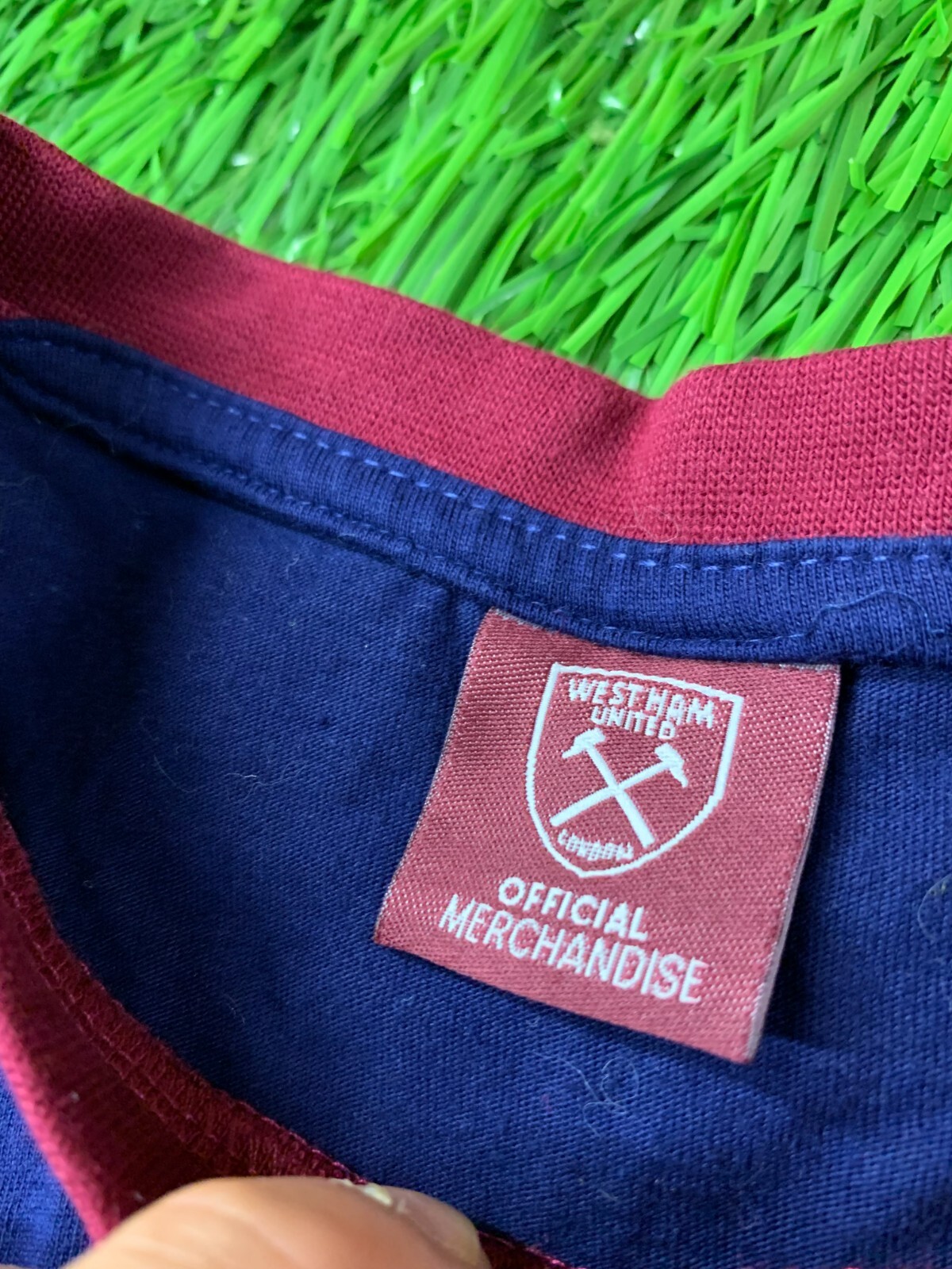 WEST HAM UNITED FOOTBALL SOCCER SHIRT JERSEY FAN TEE OFFICIAL PRODUCT SIZE S