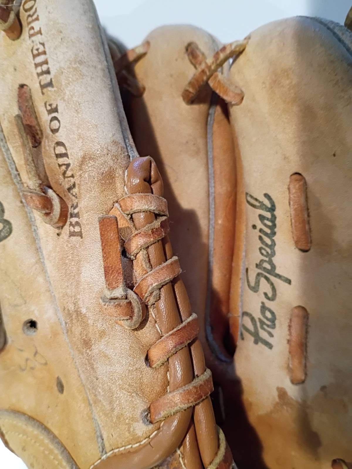 Wilson A2370 Tommy John Pro Special Baseball Glove left hand