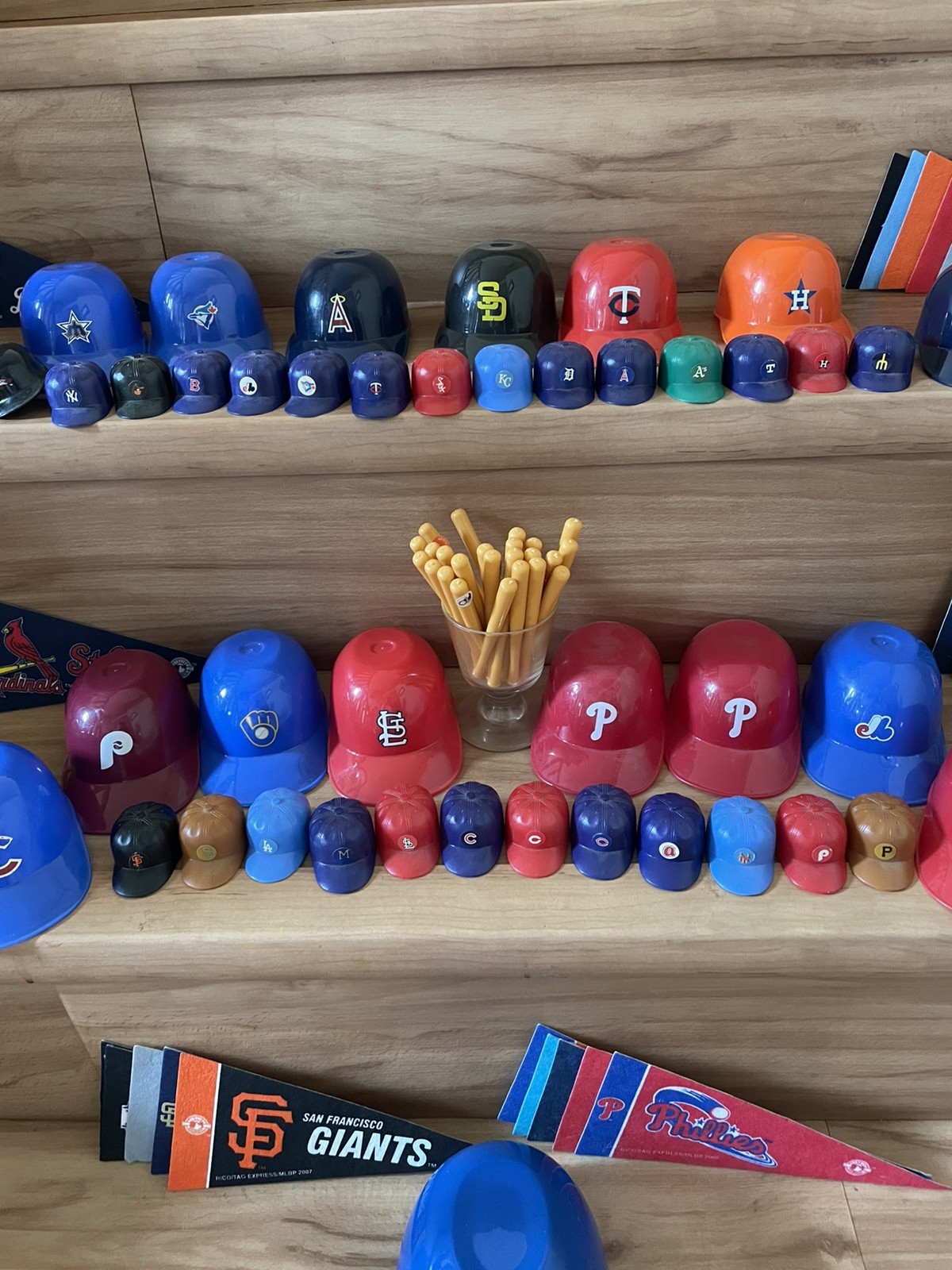 MLB Mini Pennants 9″x4″ Felt ALL 2005-2011! Lg Helmets and Mini Helmets READ!