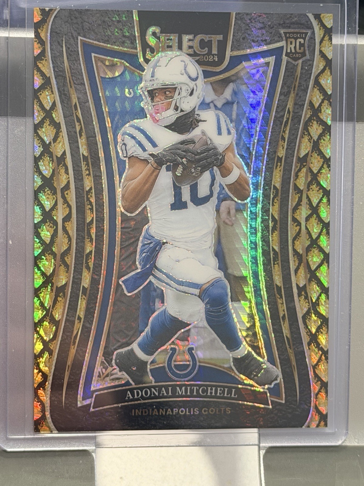 2024 Panini Select Suite Level Adonai Mitchell Gold Dragon Scale Prizm /10