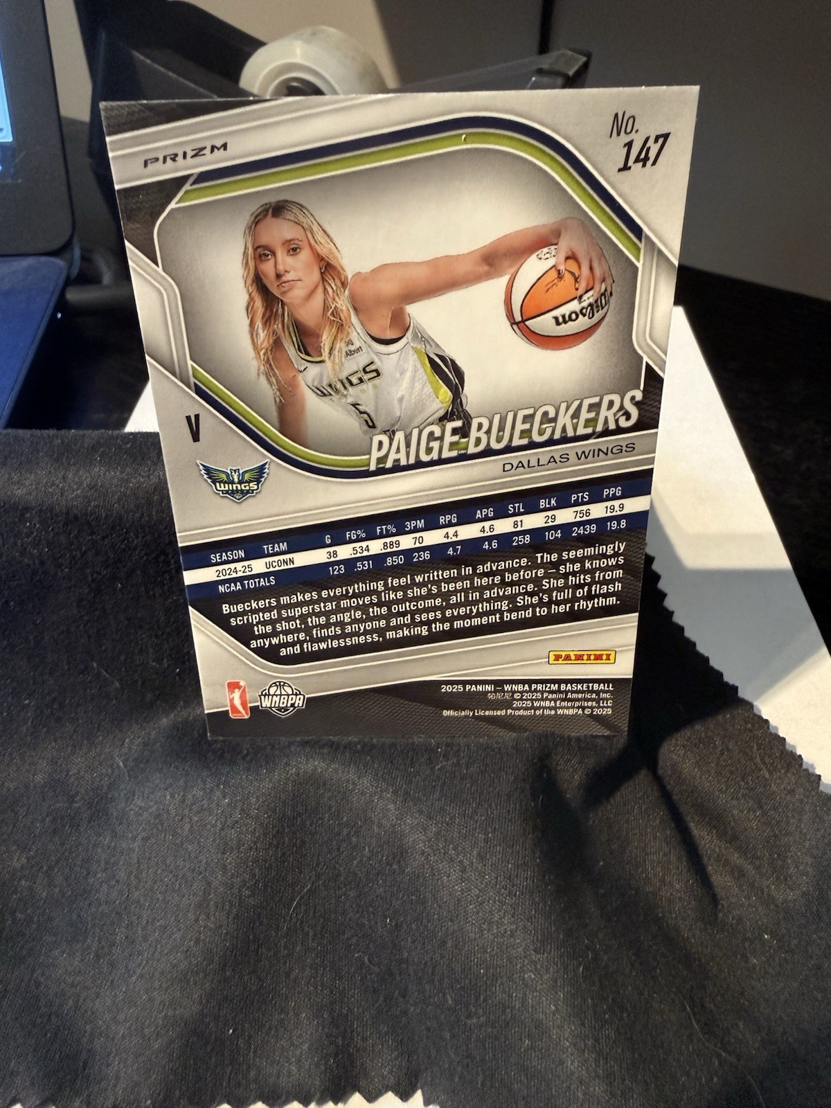 2025-26 WNBA Prizm Paige Bueckers White Seismic Prizm Variation RC #147