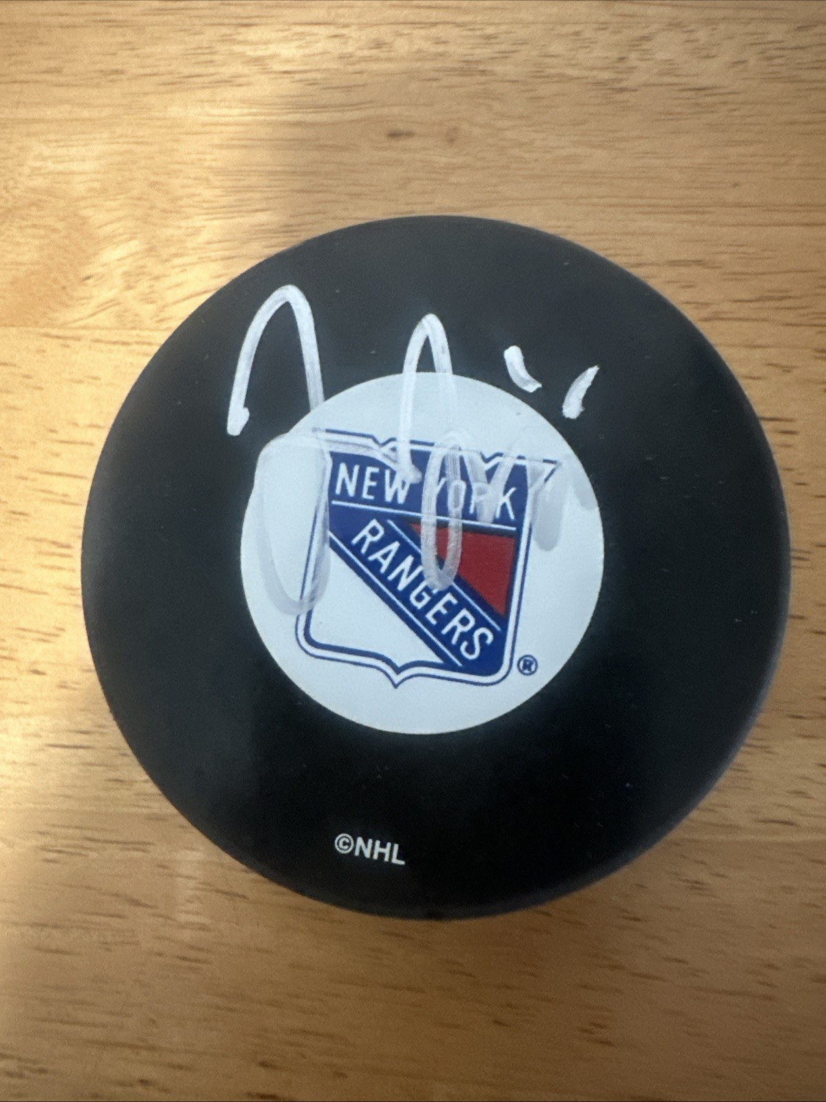 HOF JAROMIR JAGR AUTOGRAPH HOCKEY PUCK “NOT CERTIFIED” GUARANTEED OR MONEY BACK