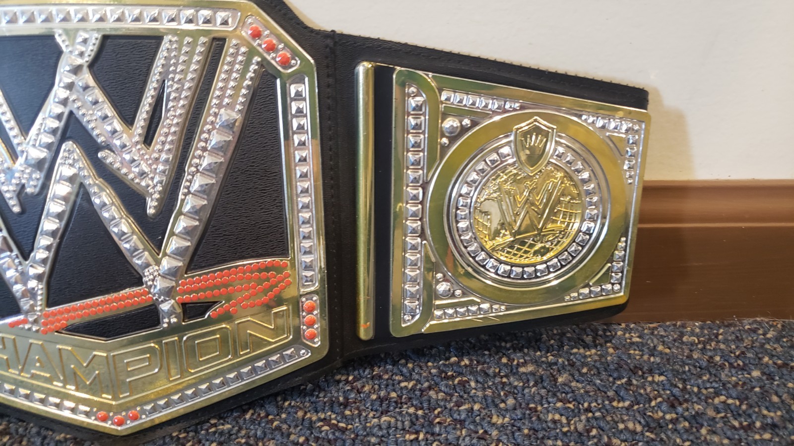 2012 WWE WWF World Wrestling Heavyweight Champion Kid’s Toy Title Belt Mattel