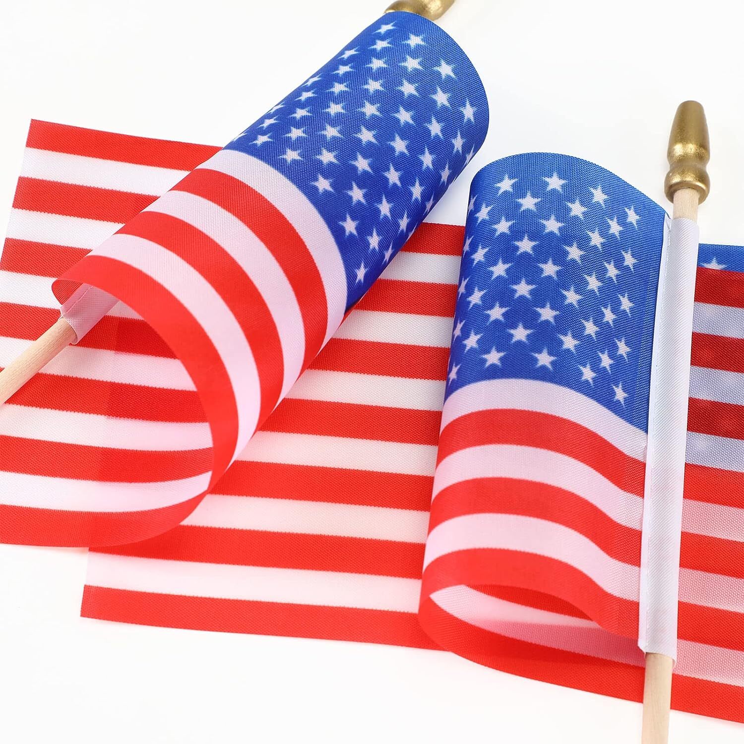 Batiyeer 1000 Pcs Small American Flags on Stick 4 x 6 Inch as picture shown