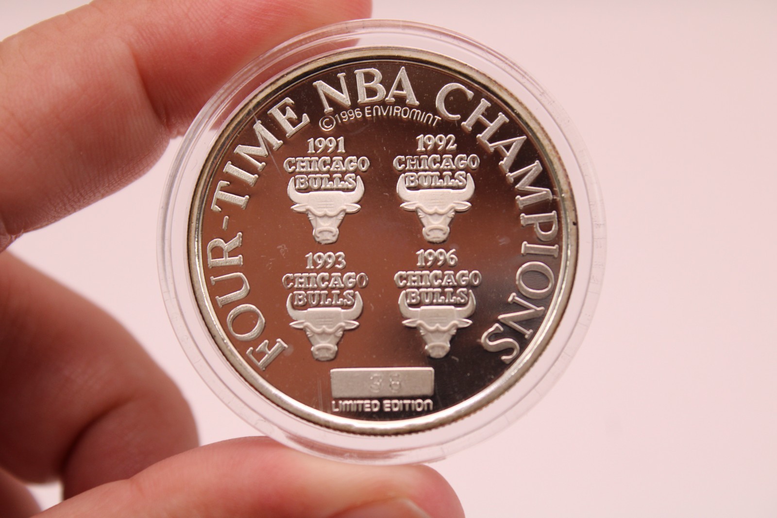 Enviromint 1996 NBA Champions Chicago Bulls Enamel 2oz .999 Fine Silver Set #38