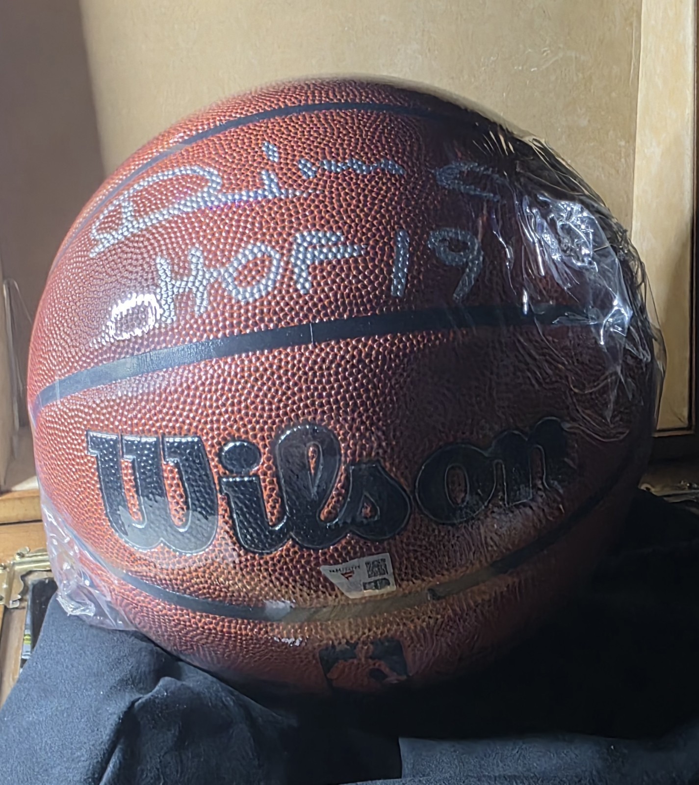 Fanatics Under Wraps Autographed Basketball Vlade Divac HOF 19 Inscription 🔥