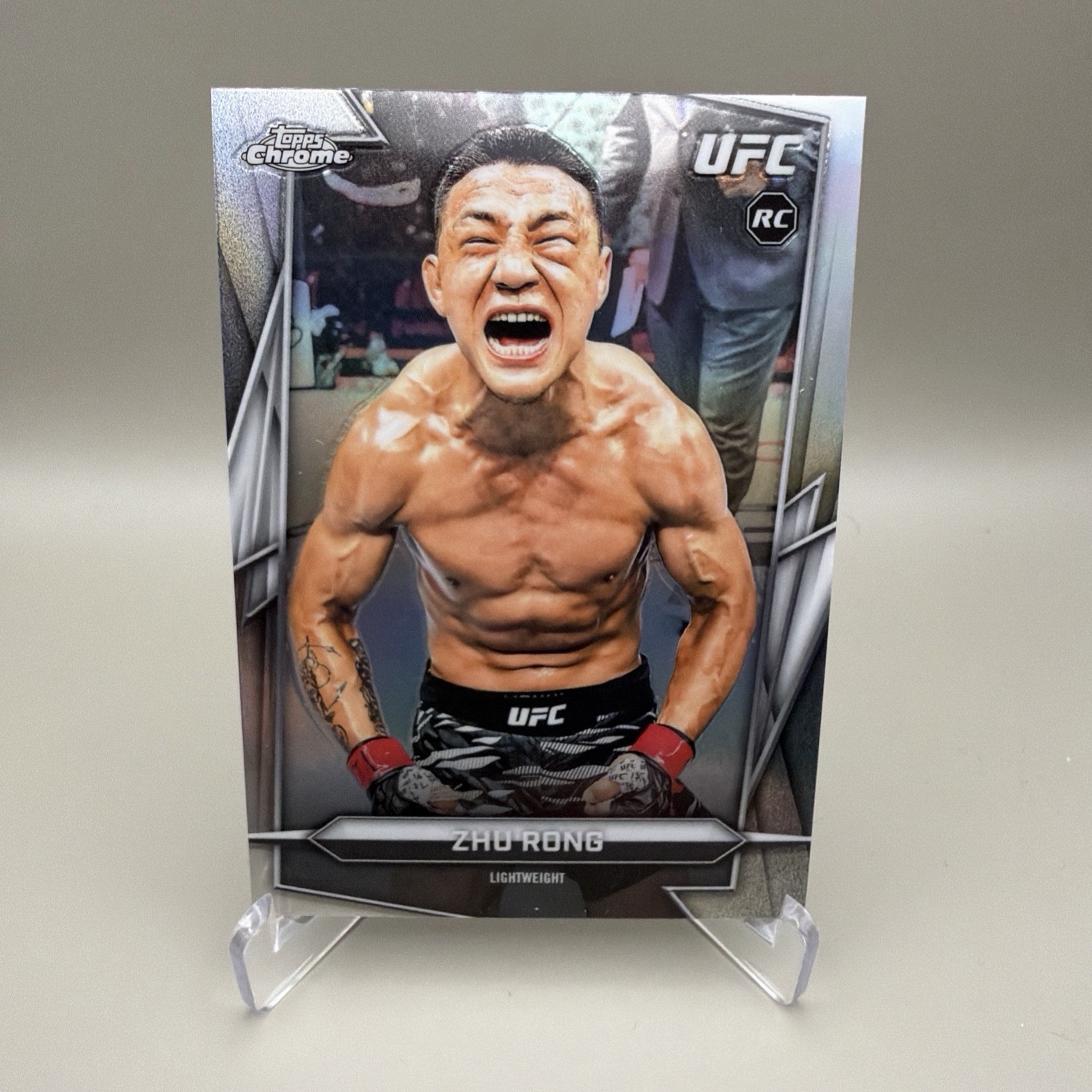 Zhu Rong #172 Refractor Parallel Rookie – 2026 Topps Chrome UFC RC