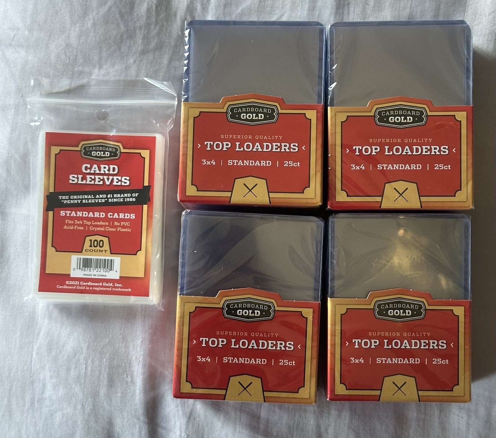 NEW SEALED – 100 Cardboard Gold 3 x 4 Toploaders + 100 Cardboard Gold Sleeves