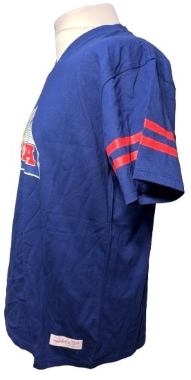 Mitchell & Ness Women’s Arizona Wildcats V-Neck Boyfriend Tee Size Medium